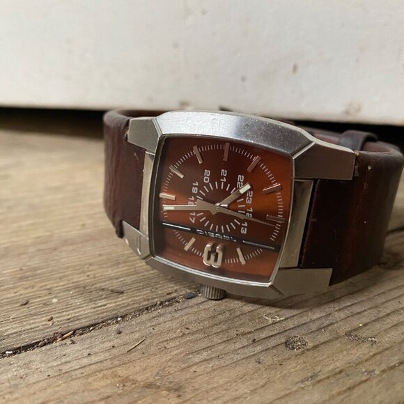 Vintage Stainless Steel Diesel Watch Water Resistant 330m Brown Watch - Picture 6 of 8